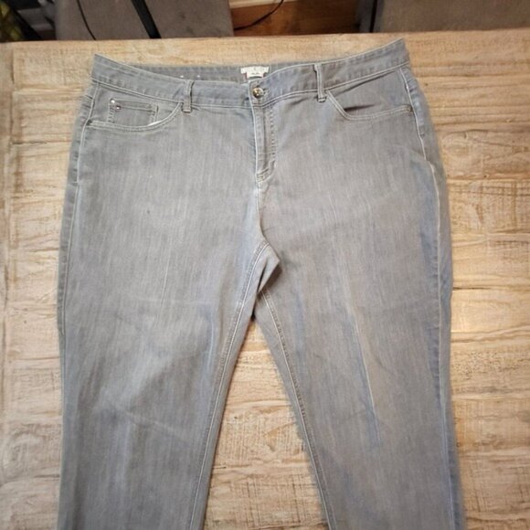 Tommy Hilfiger Womens Size 22R Gray Mid Rise Skinny Denim Jeans Distressed - Picture 2 of 12